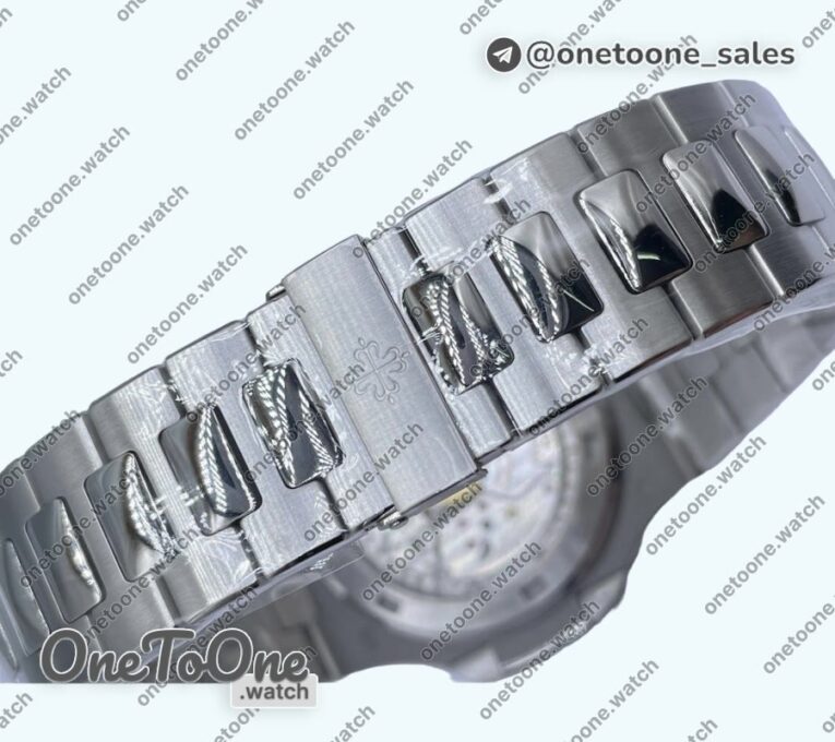 Реплика часов Patek Philippe Nautilus Jumbo 5713 Super Rep Top-tier Копия один в один Blue Textured Dial Stainless steel Bracelet