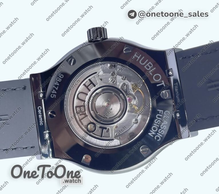 Реплика часов Hublot Classic Fusion 42mm Real Black Ceramic Top-tier Копия один в один Black Dial on Black Gummy Strap G