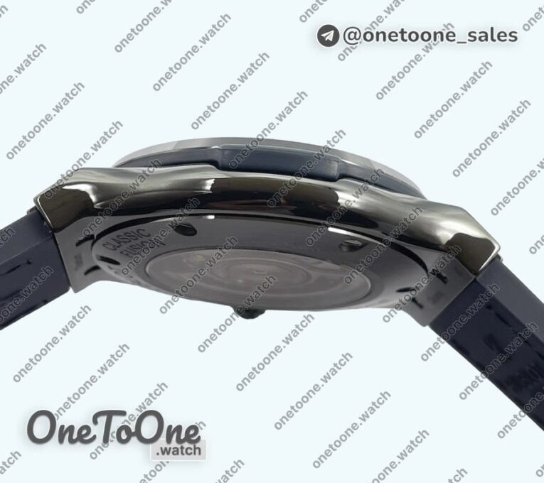 Реплика часов Hublot Classic Fusion 42mm Real Black Ceramic Top-tier Копия один в один Blue Dial on Blue Gummy Strap G SW300