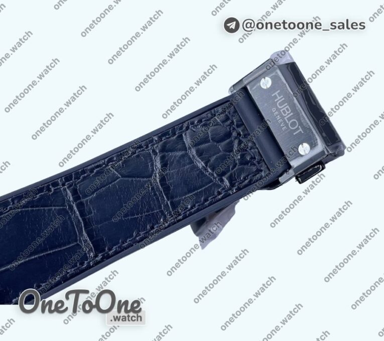 Реплика часов Hublot Classic Fusion 42mm Real Black Ceramic Top-tier Копия один в один Blue Dial on Blue Gummy Strap G SW300