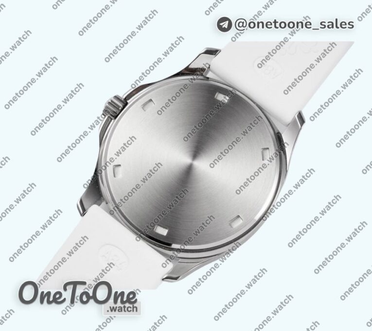 Реплика часов Patek Philippe Aquanaut 5067A Stainless steel Top-tier Копия один в один White Textured Dial Rubber Strap AE23