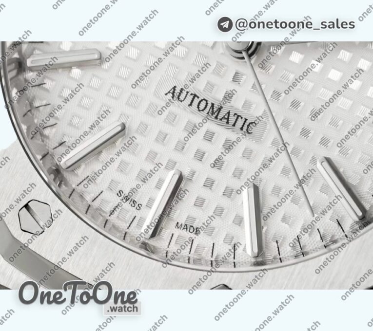 Реплика часов Audemars Piguet Royal Oak 37mm 15450 Stainless steel Case White Dial Bracelet