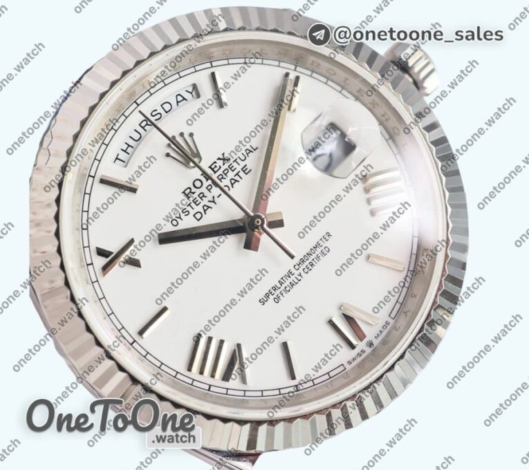 Реплика часов Rolex DayDate 40 Stainless steel Top-tier Копия один в один 904L Steel White Dial Roman Marker on President Bracelet V5 (Увеличенный вес)