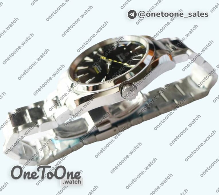 Реплика часов Omega Aqua Terra 150M Stainless steel Top-tier Копия один в один Black Textured Dial Yellow Number on Stainless steel Bracelet