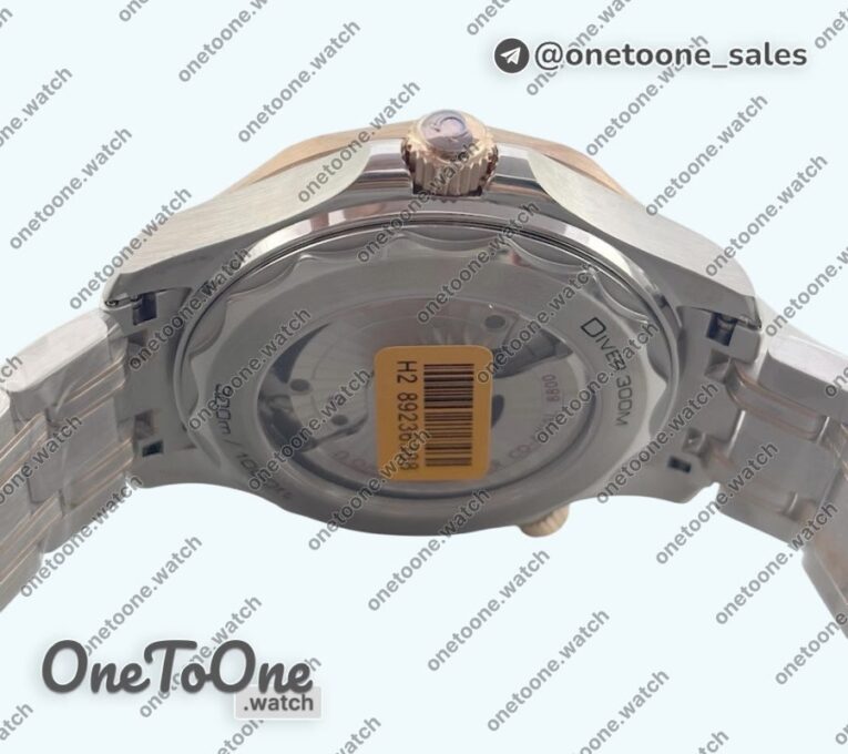 Реплика часов Omega Seamaster Diver 300M Rose gold/Stainless steel Ceramic Bezel Top-tier Копия один в один Black Dial on Bracelet J