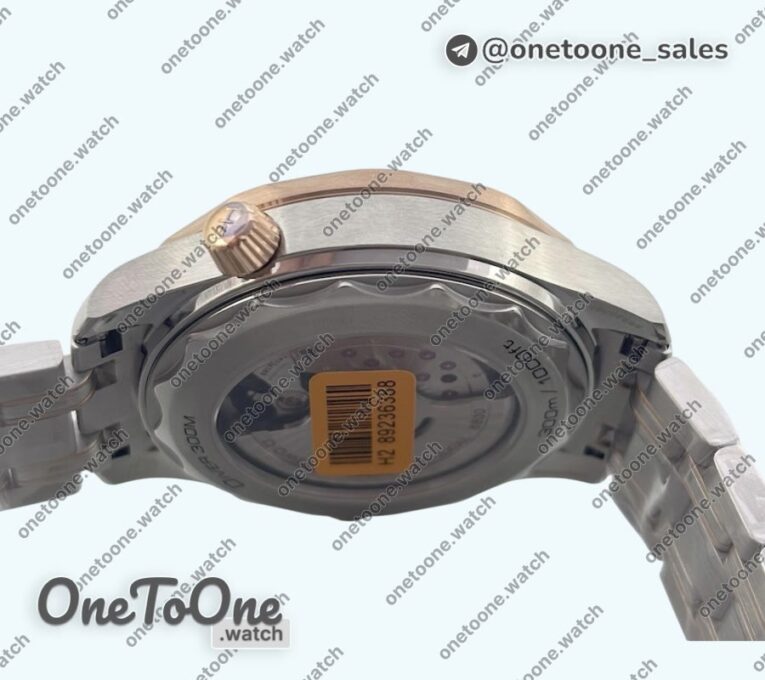 Реплика часов Omega Seamaster Diver 300M Rose gold/Stainless steel Ceramic Bezel Top-tier Копия один в один Black Dial on Bracelet J