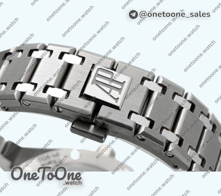 Реплика часов Audemars Piguet Royal Oak 15202 39mm Titanium Top-tier Копия один в один Blue Textured Dial on Stainless steel Bracelet