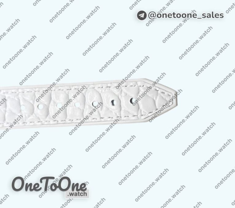 Реплика часов Hublot Classic Fusion 33mm Stainless steel Top-tier Копия один в один White Dial Diamonds Bezel On White Gummy Strap Swiss