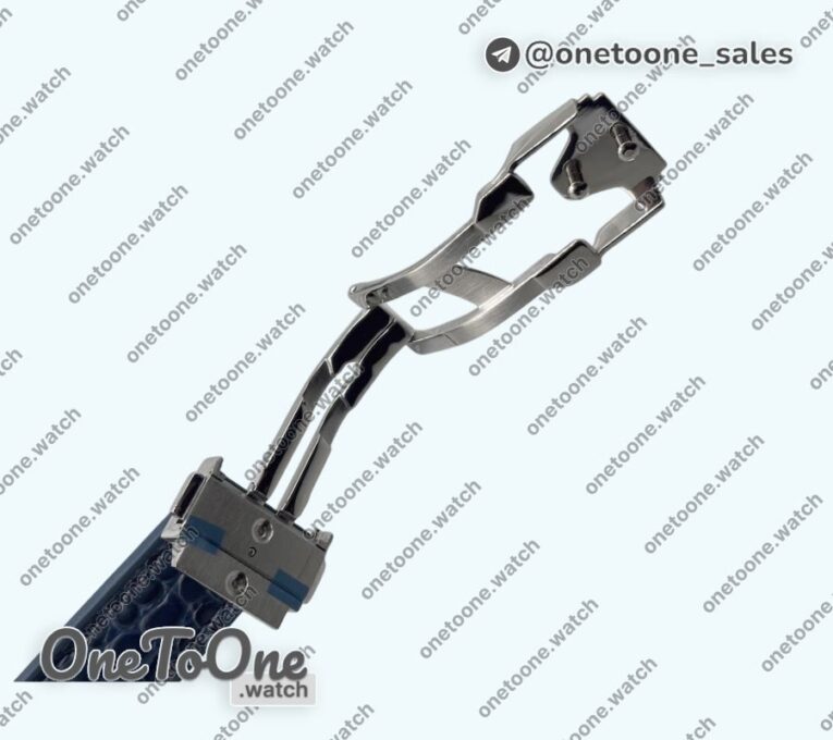 Реплика часов Hublot Classic Fusion 33mm Stainless steel Top-tier Копия один в один Blue Dial Diamonds Bezel On Gummy Strap Swiss