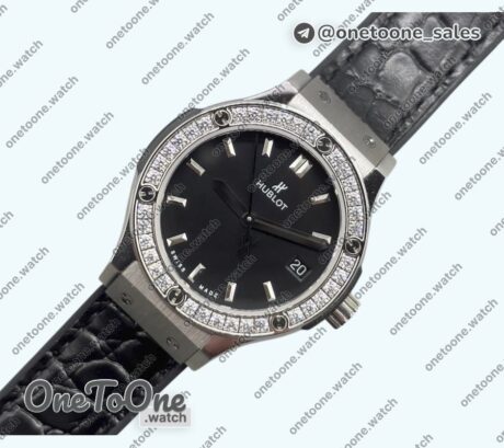 Реплика часов Hublot Classic Fusion 33mm Stainless steel Top-tier Копия один в один Black Dial Diamonds Bezel Gummy Strap Swiss