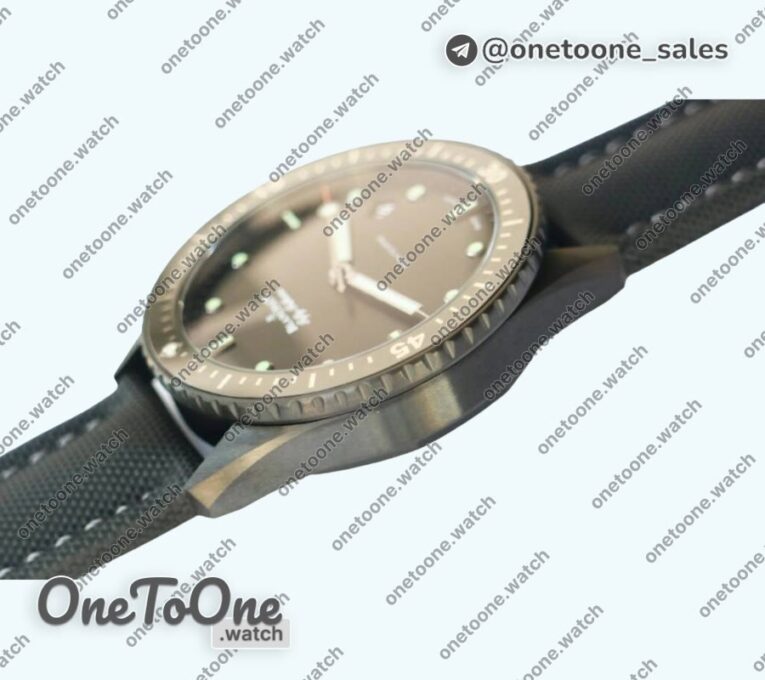 Реплика часов Blancpain Fifty Fathoms Bathyscaphe DLC 11 Top-tier Копия один в один Black Dial Black Sail-Canvas Strap