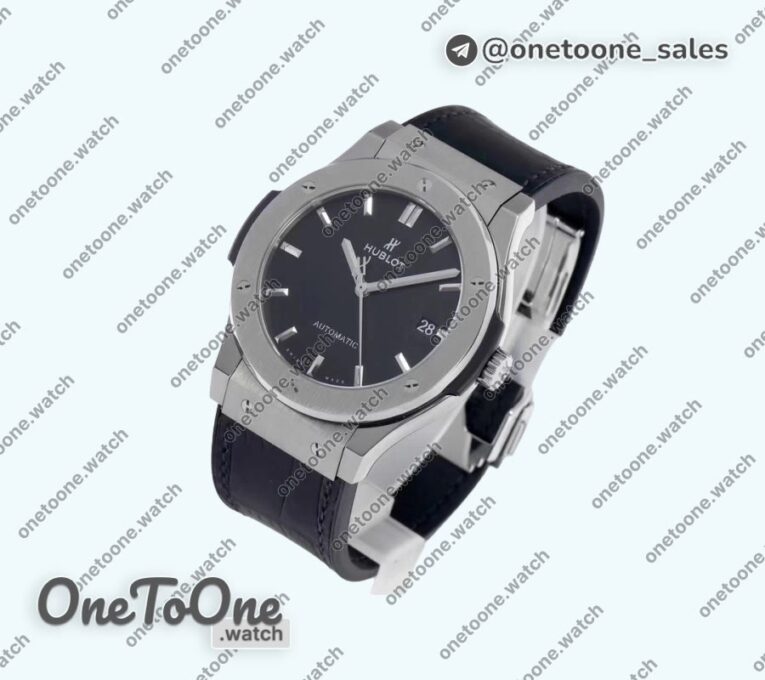 Реплика часов Hublot Classic Fusion 42mm Stainless steel Top-tier Копия один в один Black Dial On Black Gummy Strap Asian HB1112