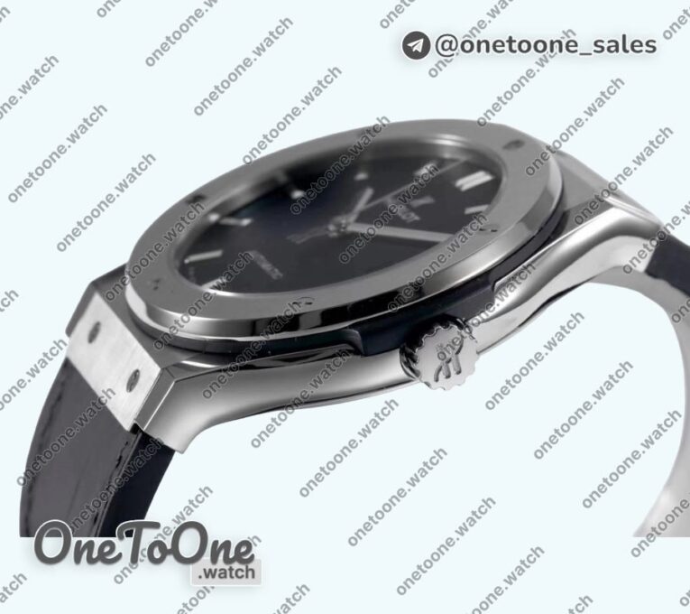 Реплика часов Hublot Classic Fusion 42mm Stainless steel Top-tier Копия один в один Black Dial On Black Gummy Strap Asian HB1112