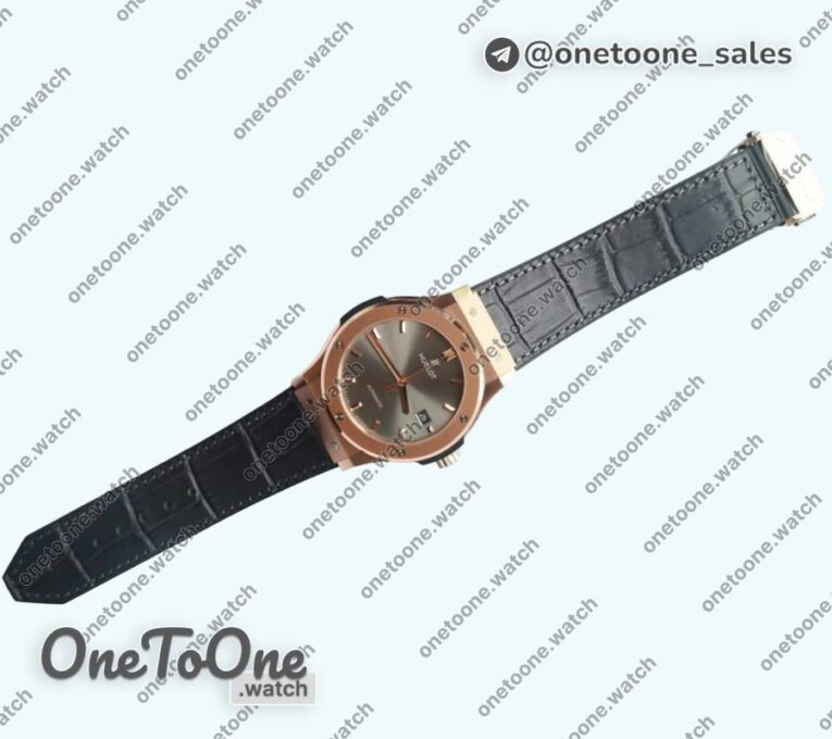 Реплика часов Hublot Classic Fusion 45mm Rose gold Top-tier Копия один в один Grey Dial On Black Gummy Strap Asian 2892